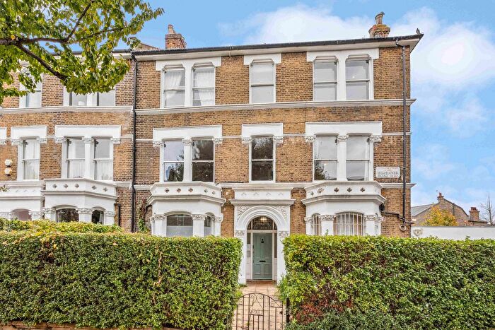 1 Bedroom Flat For Sale In Highlever Road, North Kensington, London, Uk, W10