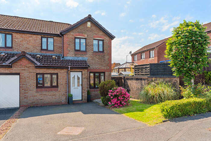 4 Bedroom Semi-Detached House For Sale In Ranfurly Drive, Carrickstone, Cumbernauld, North Lanarkshire, G68
