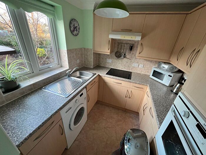 1 Bedroom Flat To Rent In Prices Lane, Reigate, RH2