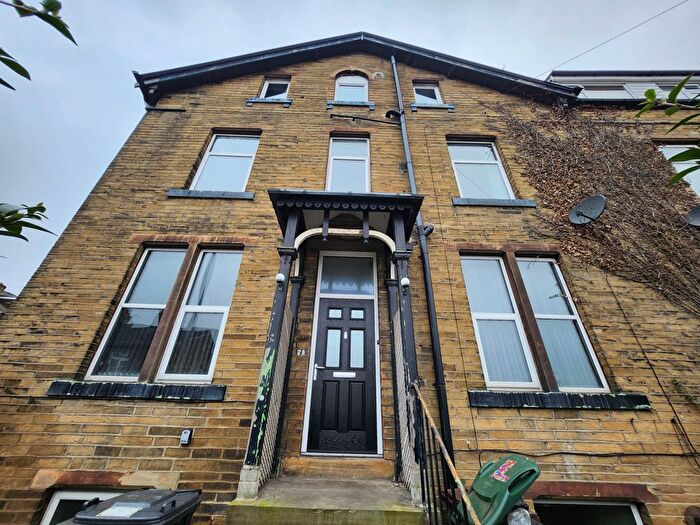 4 Bedroom Terraced House To Rent In Manor Lane, BD18