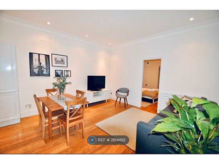1 Bedroom Flat To Rent In St Peters Street, London, N1