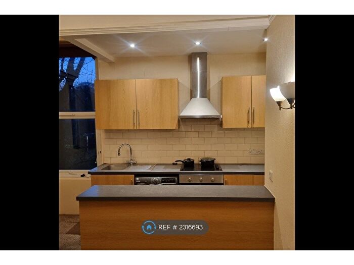 1 Bedroom Flat To Rent In Keighley Road, Bradford, BD8