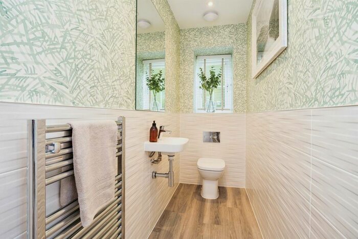 4 Bedroom Detached House For Sale In Walshes Road, Crowborough, TN6