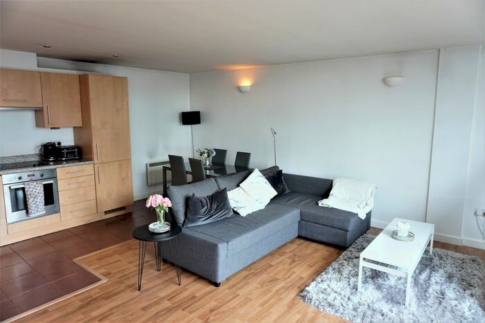 2 Bedroom Flat To Rent In Queens Road, Nottingham, NG2