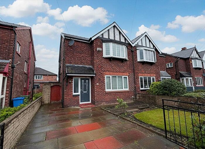 3 Bedroom Semi Detached House For Sale In Skelton Road, Stretford, M32