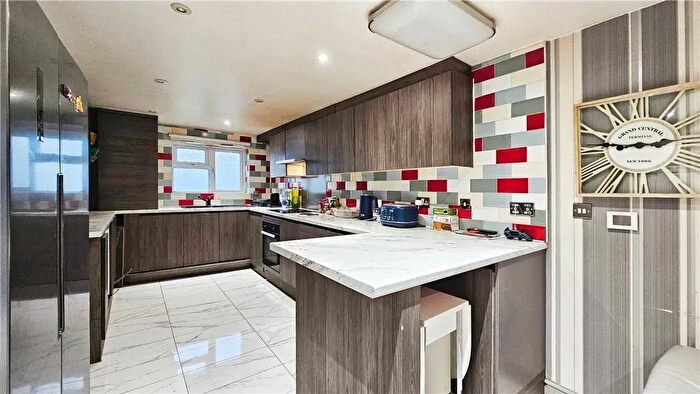 3 Bedroom Flat To Rent In Stanwell, Staines, TW19