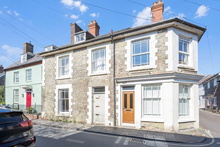 2 Bedroom Flat For Sale In Bell Street, Shaftesbury, SP7