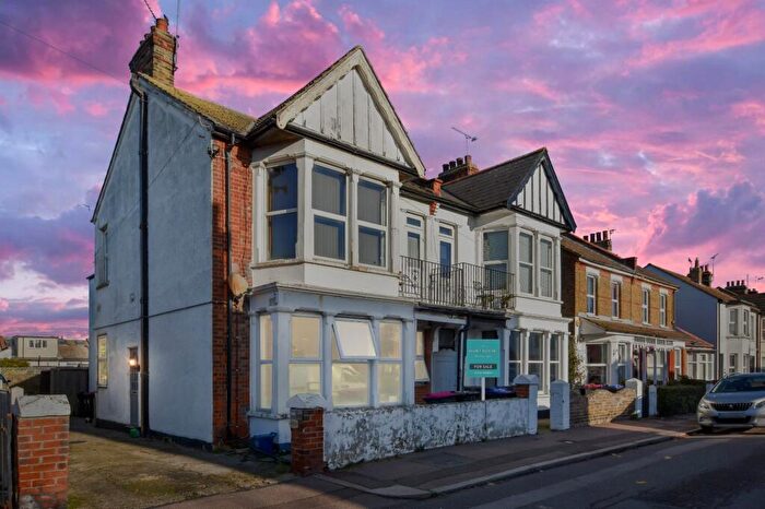 1 Bedroom Apartment For Sale In St. Andrews Road, Shoeburyness, Essex, SS3