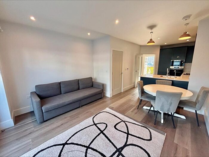 4 Bedroom Terraced House To Rent In Sunapee Road, Green Park, RG2