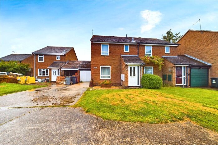 3 Bedroom Semi Detached House To Rent In Delft Close, Tilehurst, Reading, Berkshire, RG30