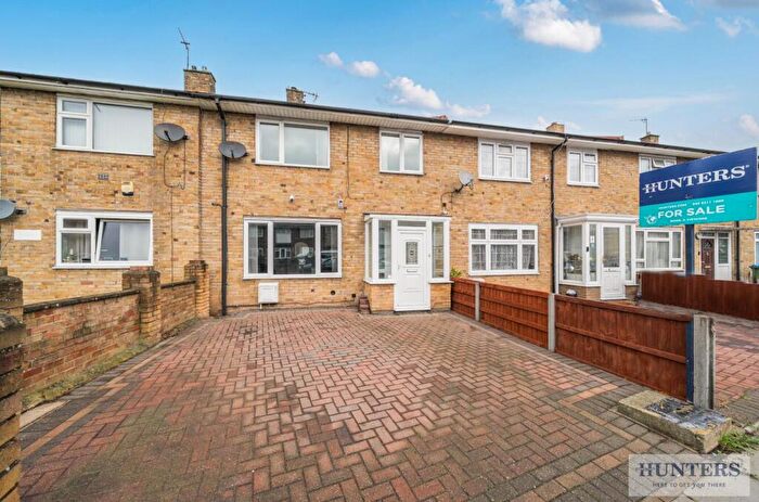 3 Bedroom Terraced House For Sale In Eynsham Drive, Abbey Wood, SE2