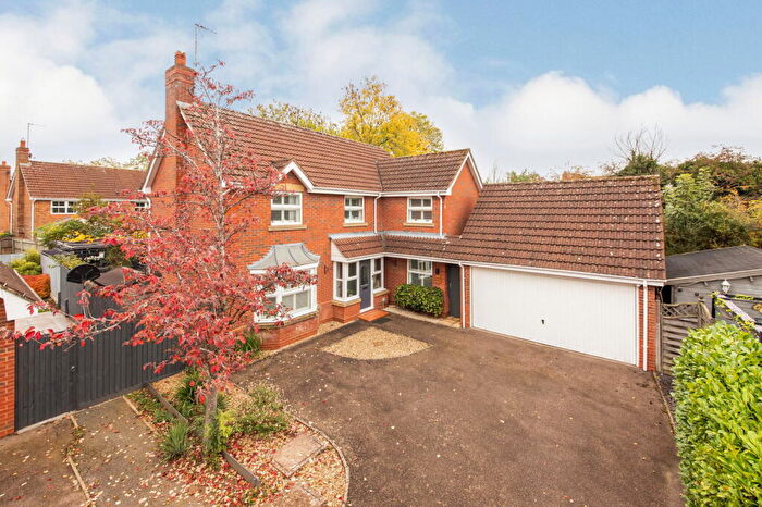 4 Bedroom Detached House For Sale In Delapre Drive, Banbury, OX16