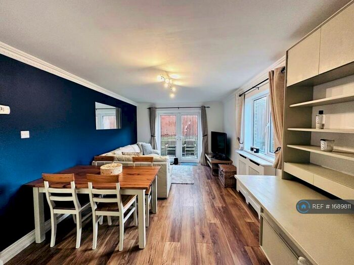 1 Bedroom Flat To Rent In Guildford Road, Surrey, GU12