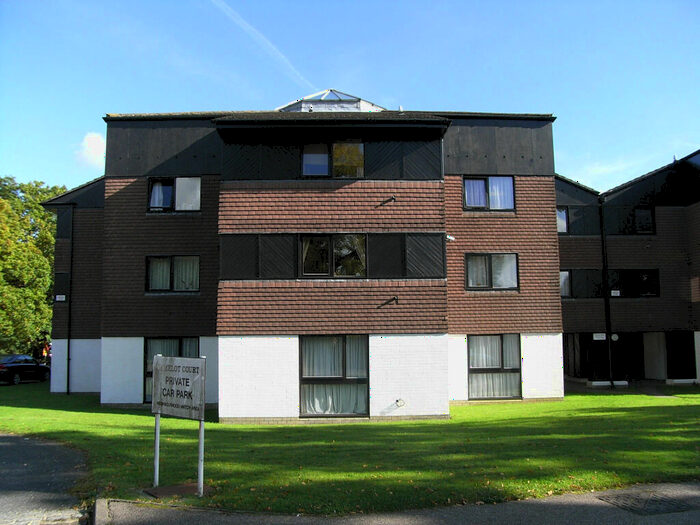 Studio To Rent In Camelot Court, Crawley, RH11