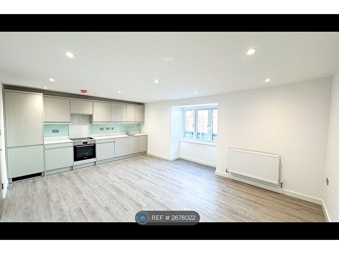 2 Bedroom Flat To Rent In Wimbledon Hill Road, London, SW19