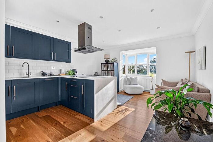 1 Bedroom Flat For Sale In Anderson Close, Acton, W3