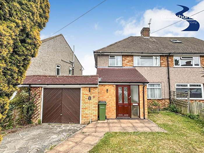 3 Bedroom Semi-Detached House For Sale In Haven Close, Swanley, BR8