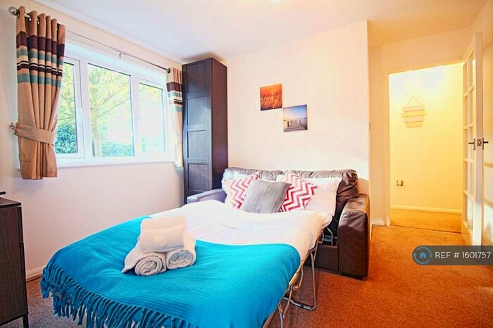 1 Bedroom Flat To Rent In Jack Clow Road, London, E15