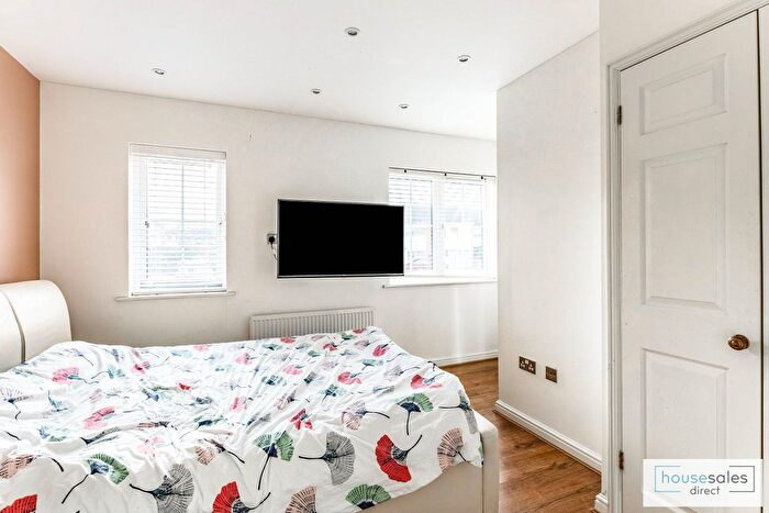 4 Bedroom Detached House For Sale In Thornbridge Close, Rushden, NN10