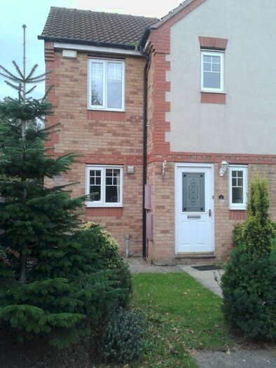 2 Bedroom Town House To Rent In Jenkin Wood Close, Woodlaithes, Rotherham, S66