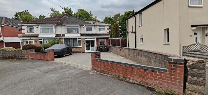 3 Bedroom Semi-Detached House For Sale In Redthorn Grove, Stechford, B33