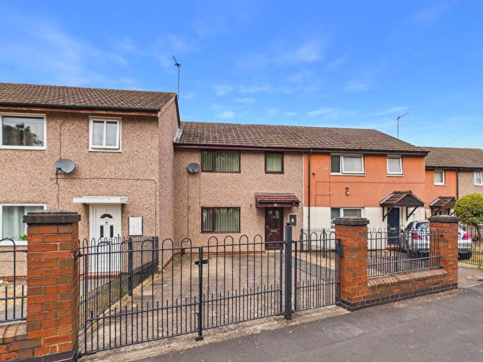 3 Bedroom Terraced House For Sale In Kenmore Gardens, Nottingham, NG3