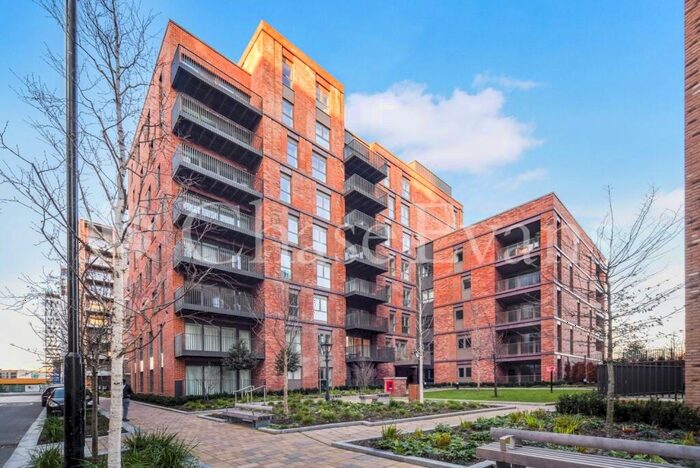 2 Bedroom Apartment To Rent In Azure Mansions, Moselle Gardens, Clarendon, Wood Green, N8