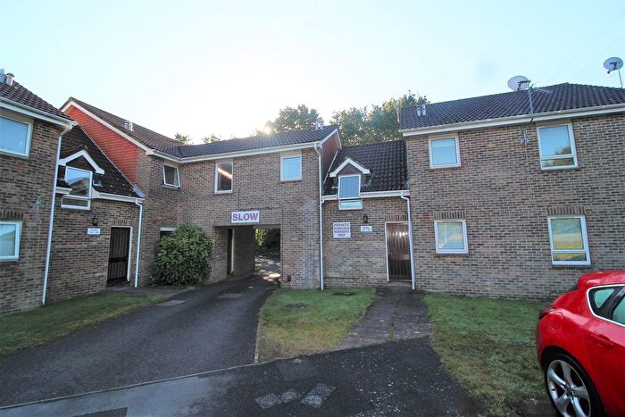 Studio To Rent In Alfred Close, Calmore, SO40