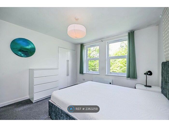 2 Bedroom Flat To Rent In Derwent Court, Nottingham, NG7