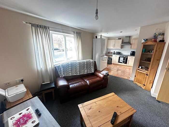 2 Bedroom Flat To Rent In Beech Court, Lincoln, LN5