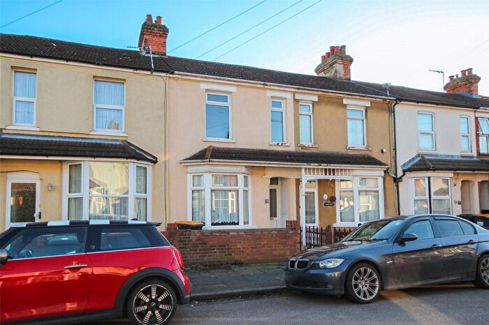 2 Bedroom Terraced House For Sale In Firbank Road, Bedford, Bedfordshire, MK42