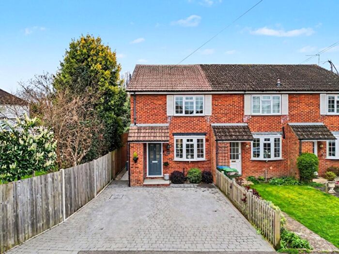 3 Bedroom Semi Detached House For Sale In Rushett Close, Thames Ditton, KT7