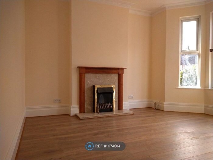 3 Bedroom Semi-detached House To Rent In Union Street, Dunstable, LU6