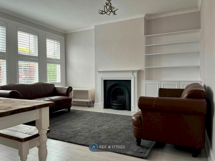 2 Bedroom Flat To Rent In Larch Road, London, NW2