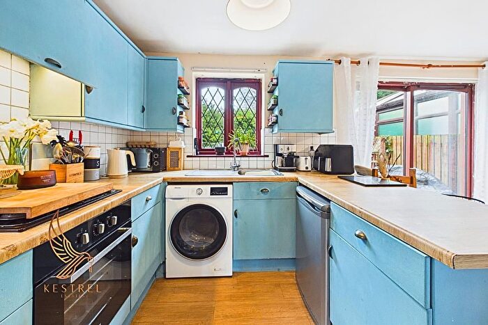 3 Bedroom Semi-Detached House For Sale In Hague Park Walk, South Kirkby, Pontefract, WF9