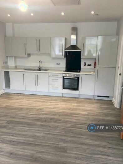 2 Bedroom Flat To Rent In Sycamore Court, Luton, LU2