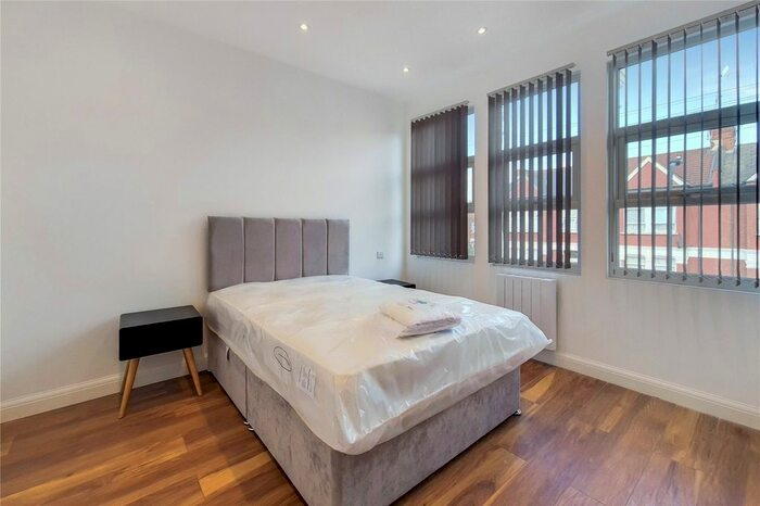 Studio To Rent In Larch Road, Cricklewood, NW2