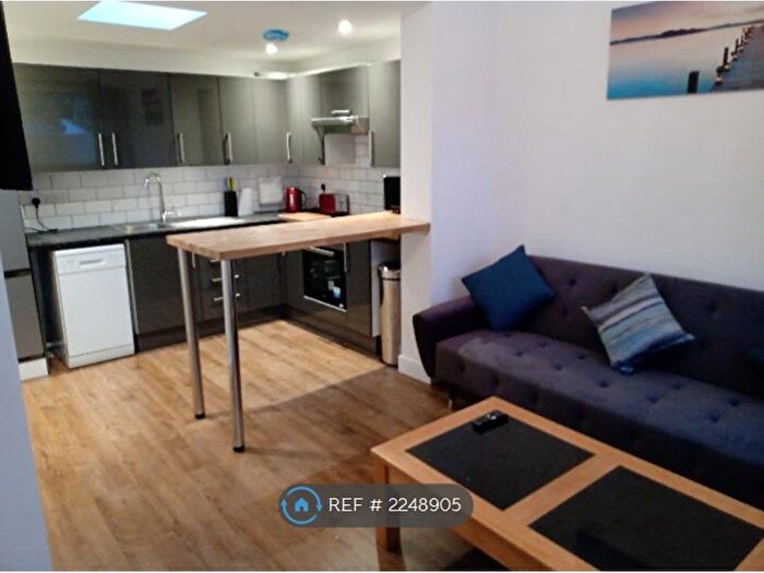 1 Bedroom Flat To Rent In Albany Road, Falmouth, TR11