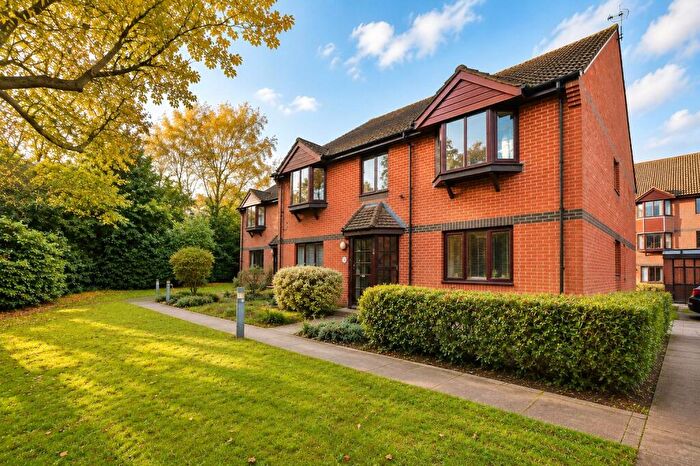 2 Bedroom Apartment To Rent In Foxhills, Woking, Surrey, GU21