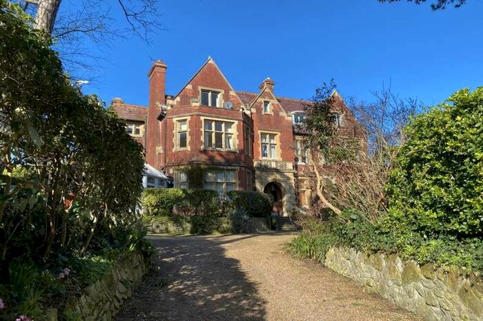 3 Bedroom Flat To Rent In Carlisle Road, Eastbourne, BN20