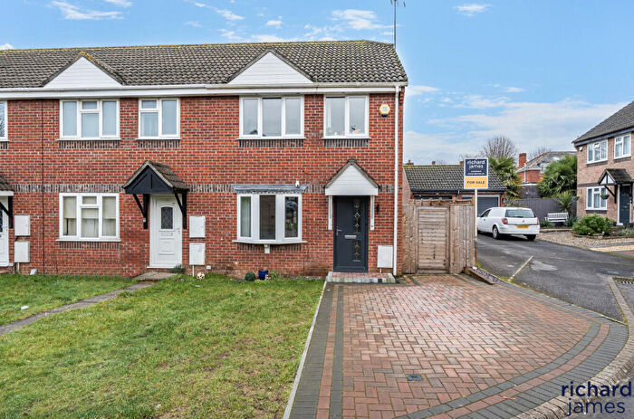 3 Bedroom Terraced House For Sale In Olive Grove, Rodbourne Cheney, Swindon, SN25