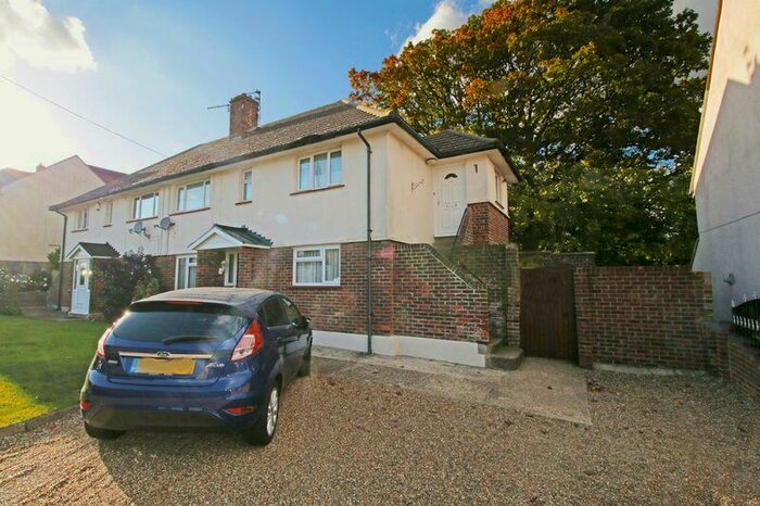 2 Bedroom Flat To Rent In Hornbeam Avenue, Chatham, ME5