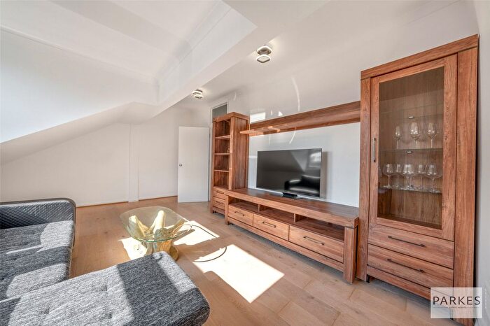 1 Bedroom Flat To Rent In Uxbridge Road, London, W12