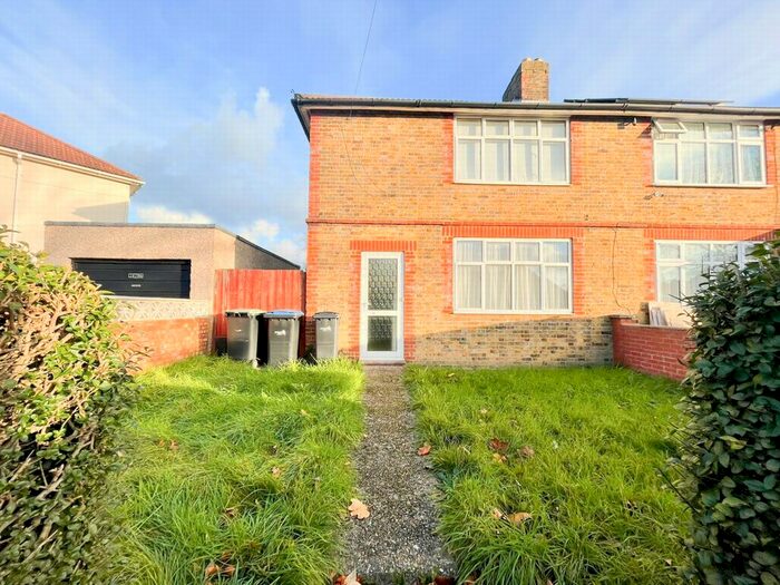 2 Bedroom Terraced House To Rent In Haselbury Road, Edmonton, N9