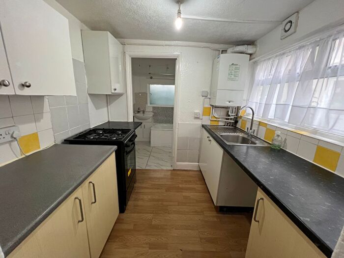 4 Bedroom Terraced House To Rent In Roman Road, London, E6