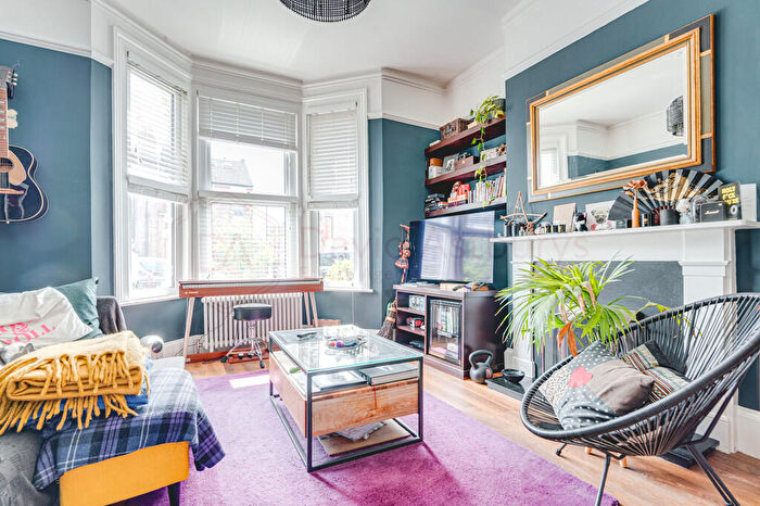 1 Bedroom Apartment To Rent In Myddleton Road, Wood Green, London, N22