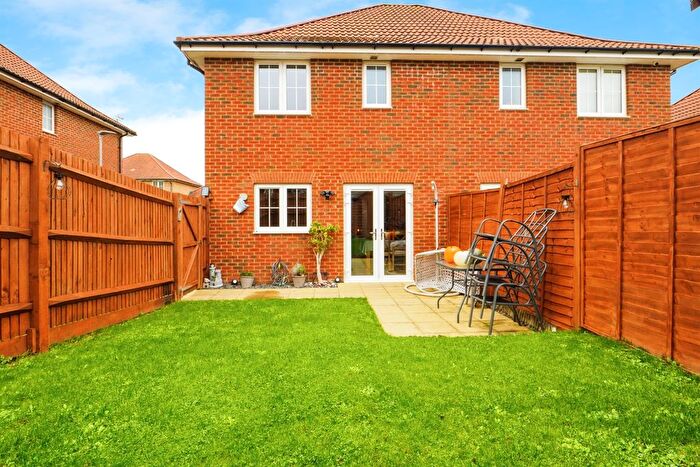 3 Bedroom Semi Detached House For Sale In Central Boulevard, Aylesham, Canterbury, CT3