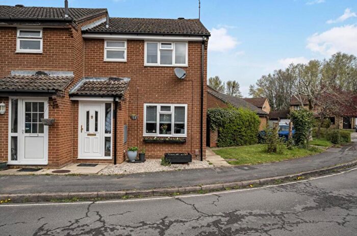 3 Bedroom Semi Detached House For Sale In Thirlstane Firs, Chandler's Ford, SO53