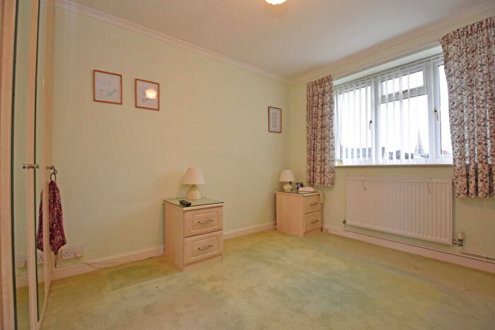 2 Bedroom Detached Bungalow For Sale In Meadow View, Uffculme, EX15