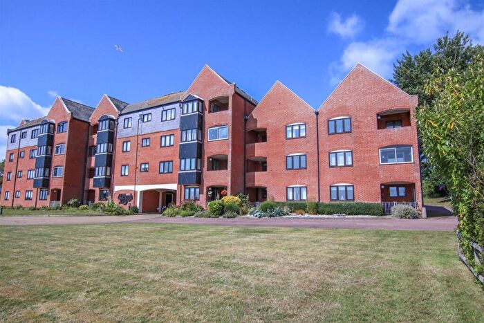 2 Bedroom Apartment For Sale In St. Peters Road, Aldeburgh, IP15